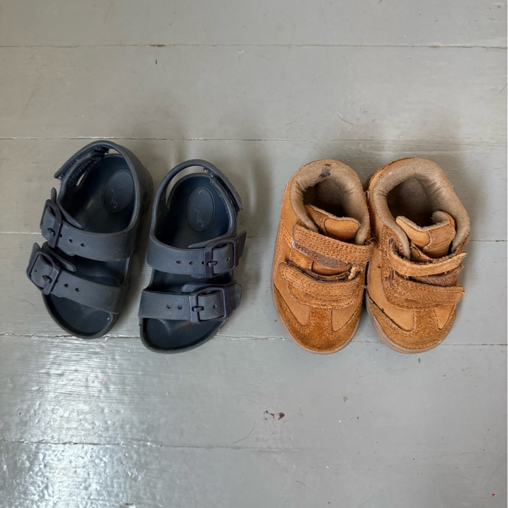 Cat and Jack shoe bundle Sz 5
